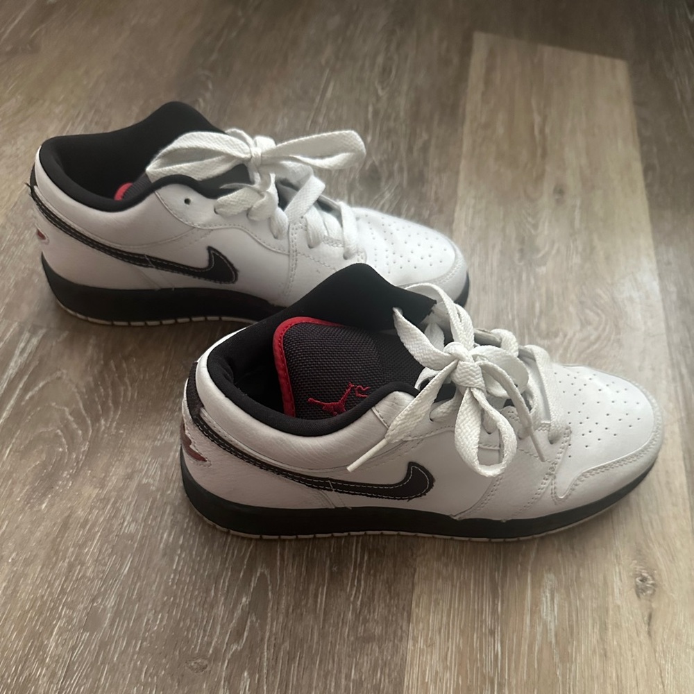 AIR JORDAN 1 Phat Low (GS) White/Red/Black SIZE 6 KIDS Athletic Basketball Fit